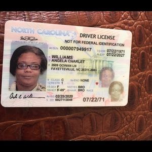 Meet your Posher, Angela